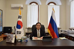 Генеральный консул Республики Корея в г. Владивостоке О Сунг Хван: На госслужбе необходимо смотреть в будущее и управлять временем